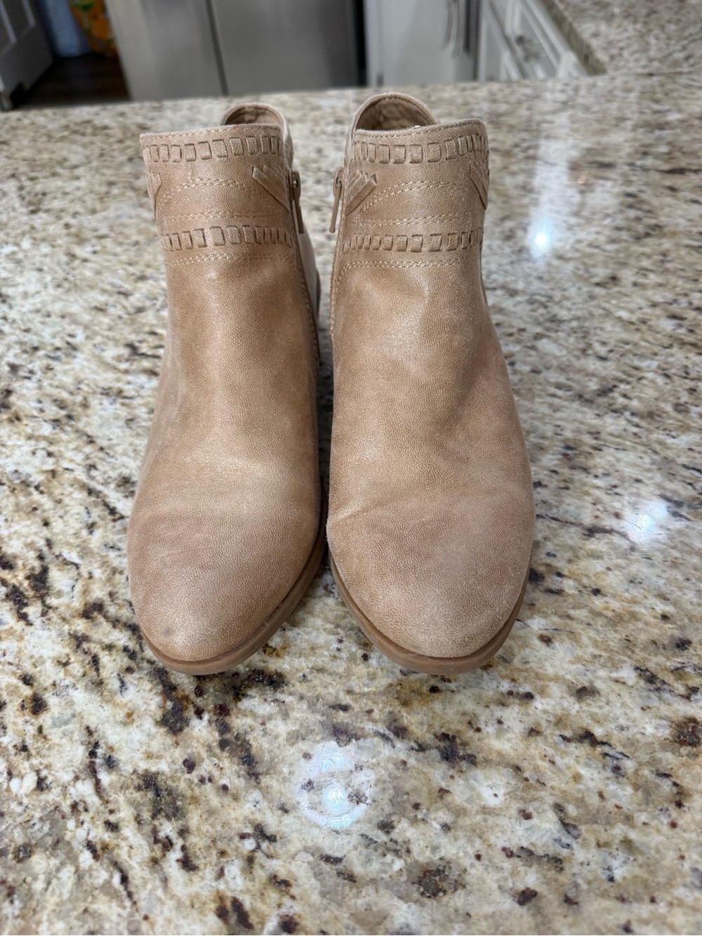 Baretraps Gerty Tan Country Western Almond Toe Booties Ankle Boots 8M